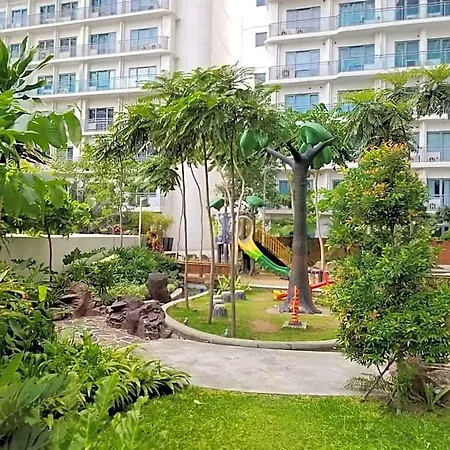 Aveline Suites Skyscraper/Makati/Pool/ Philippines