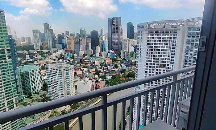 Отель Aveline Skyscraper/makati/pool/ Philippines