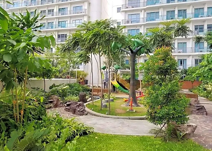 Aveline Skyscraper/makati/pool/ Philippines Отель