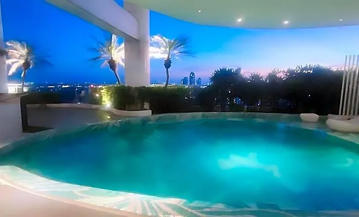 Aveline Skyscraper/makati/pool/ Philippines Манила